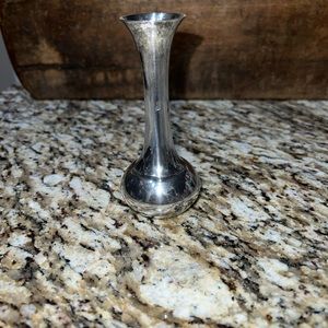 84 gram Denmark sterling vase selling as plated